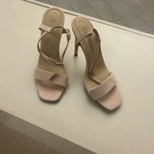 Heels Truffle Collection Chic Nude Strappy  7 see measurements-no size showing